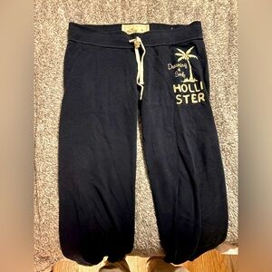 Hollister joggers
Size M